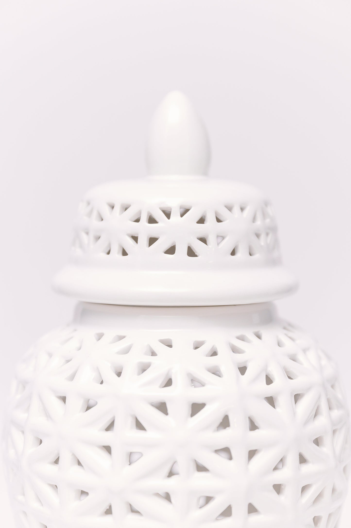 White Porcelain Lattice Ginger Jar