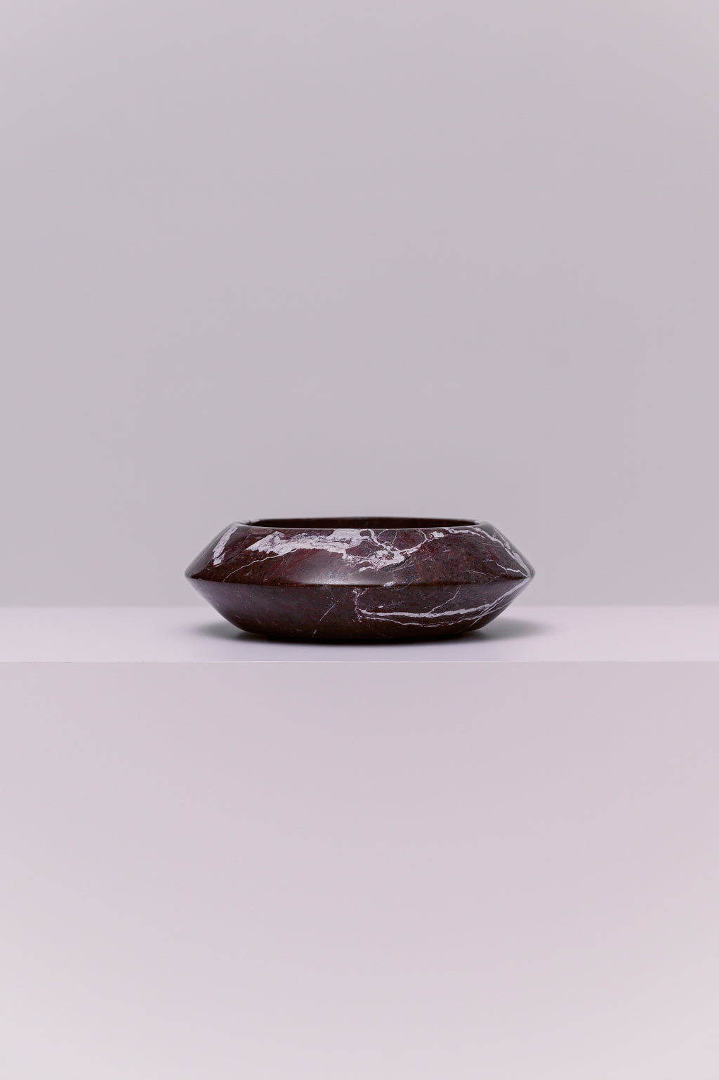 Stunning, aesthetic, timeless are words that can be used to describe this elegant and modern marble Eclipse bowl.