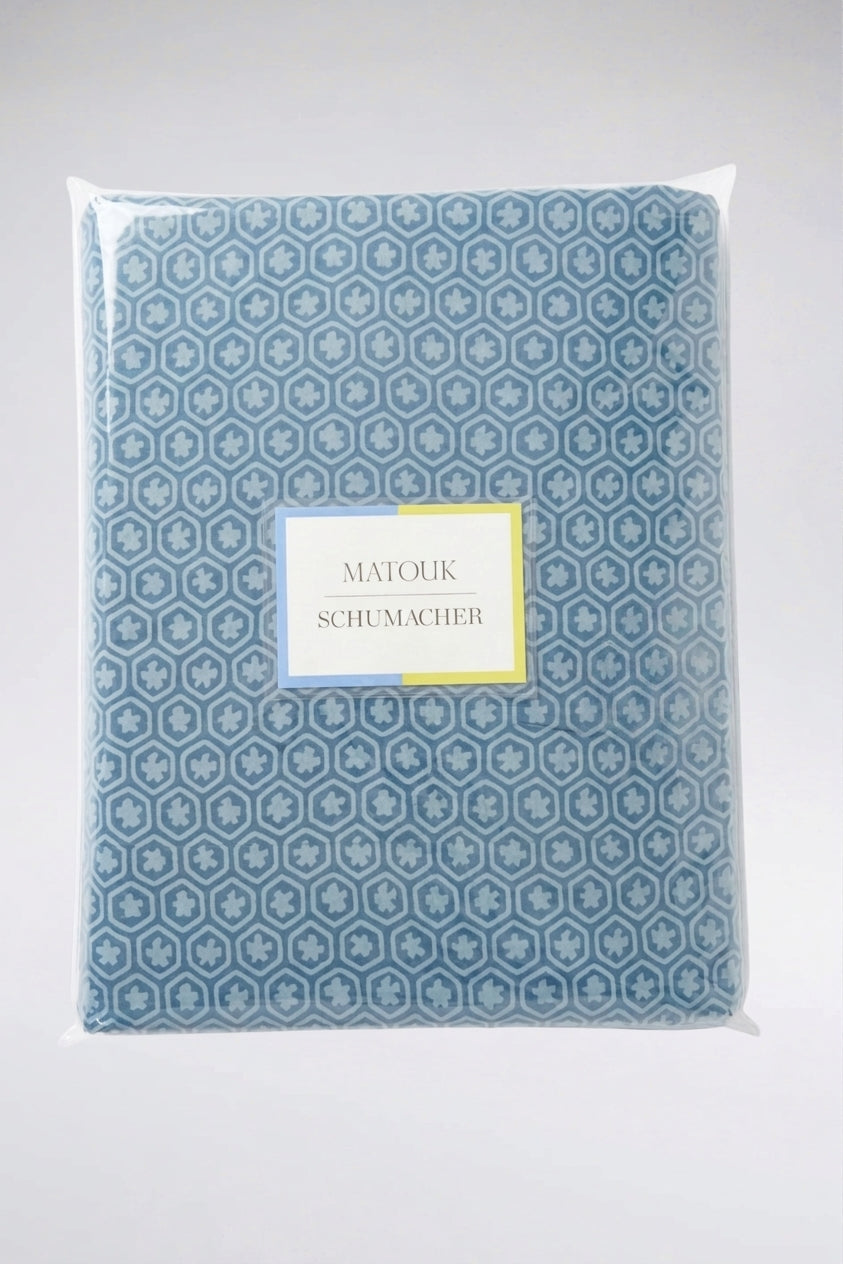 Pulled from a textile fragment found in the Schumacher archives, Levi's geometric motif exudes sophisticated charm. Printed in Italy on Matouk's 500 thread count Luca percale, it's finished with a crisp knife edge finish.  Premium bed sheet set available in King size. King: Includes 1 fitted sheet, 1 flat sheet, and 2 King pillowcases.