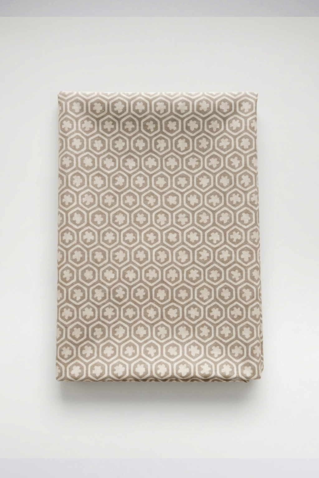 Matouk Schumacher Levi Bedding