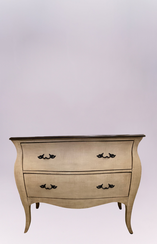 Unveil the essence of refined glamour with The Versailles Curvée Chest set. This stunning piece is a modern interpretation of classic French bombé style, designed to infuse any space with high-end luxury and soft, inviting curves.