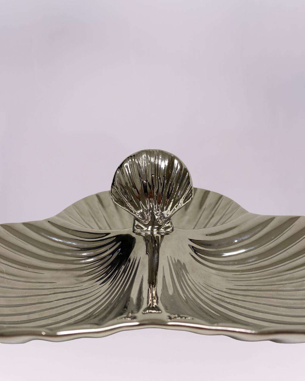 Triple-Lobe Metallic Ripple Dish
